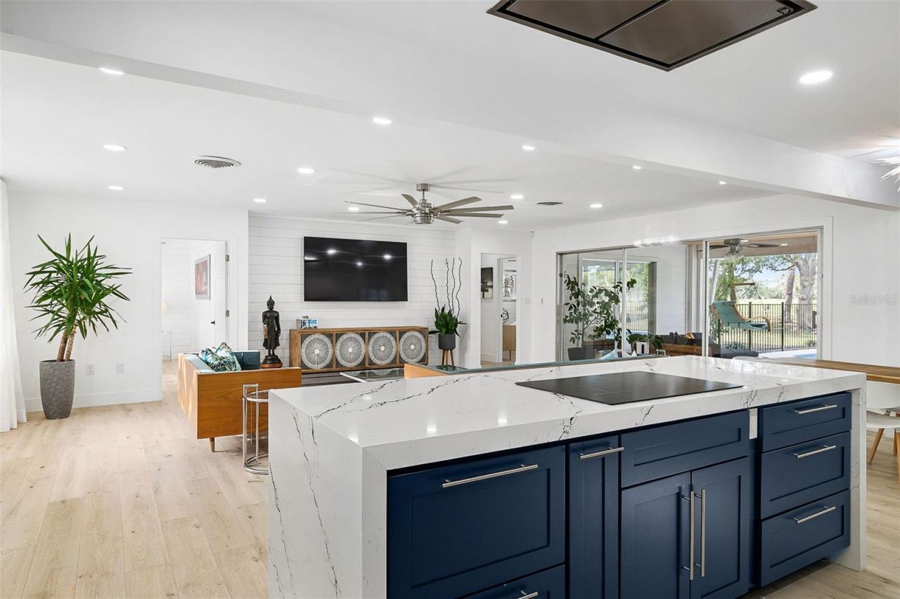 703 Whitfield Avenue, Sarasota, FL 34243 Photo