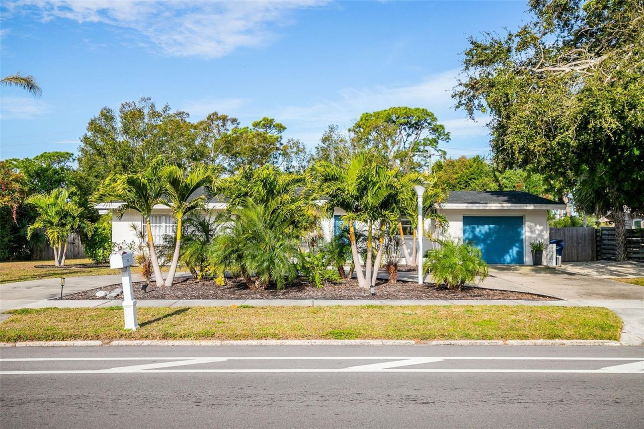 703 Whitfield Avenue, Sarasota, FL 34243 Photo