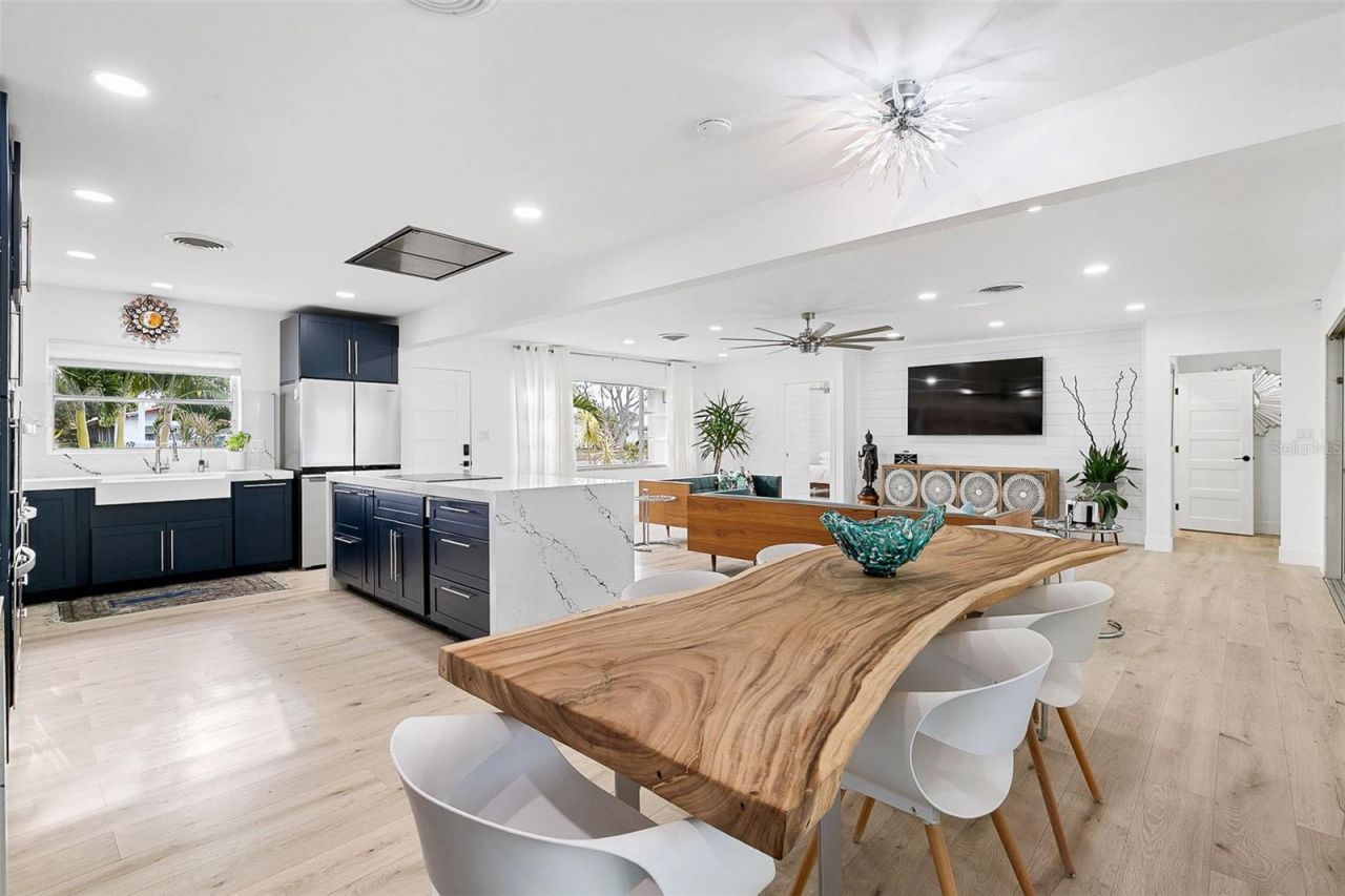 703 Whitfield Avenue, Sarasota, FL 34243 Photo