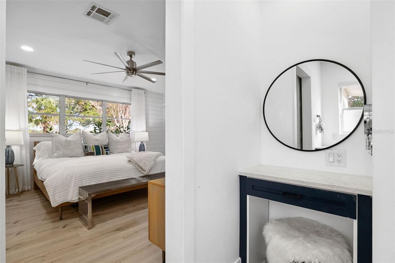 703 Whitfield Avenue, Sarasota, FL 34243 Photo