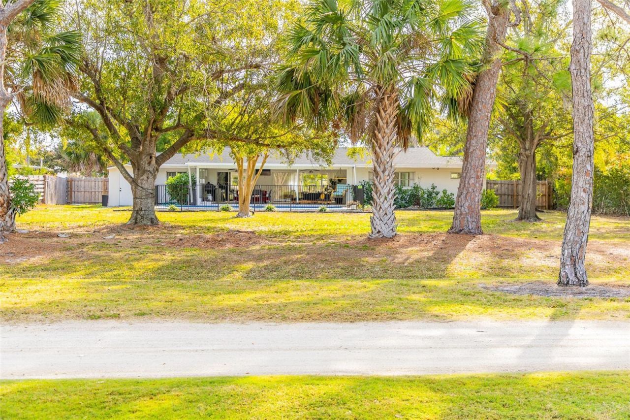 703 Whitfield Avenue, Sarasota, FL 34243 Photo