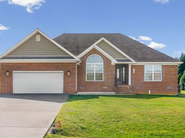 1131 Emerson Cir , Hopkinsville, KY 42240