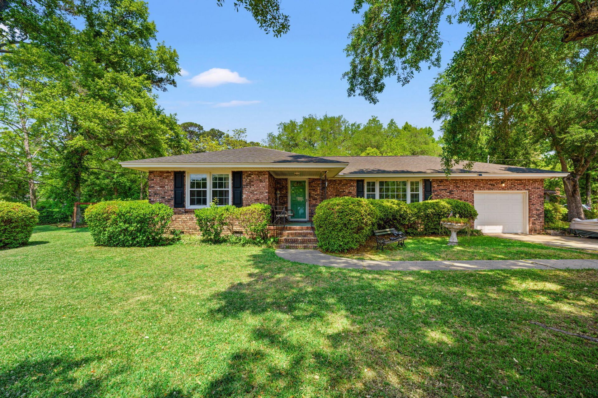 2203 Glendale Drive Photo 1