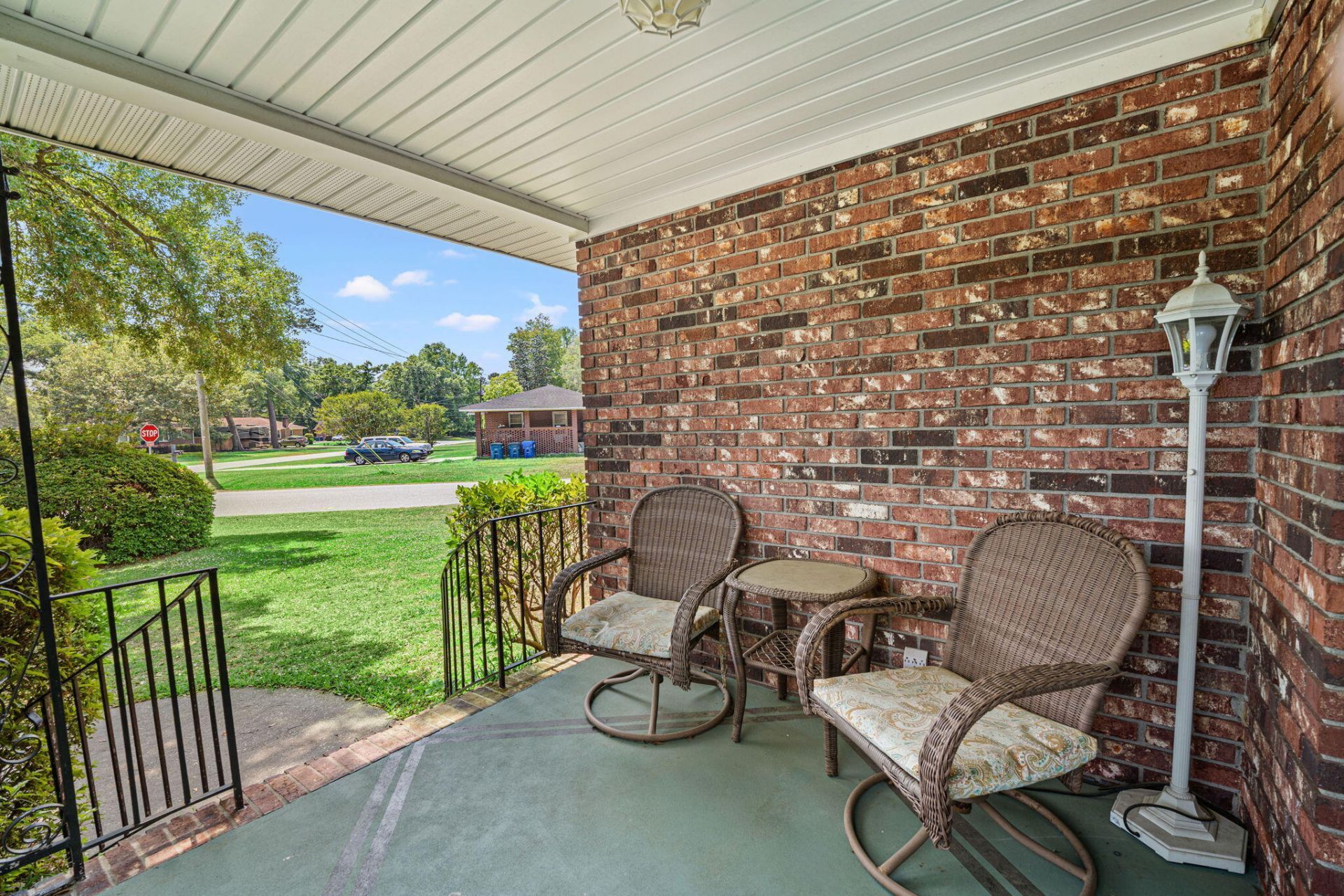 2203 Glendale Drive Photo 4