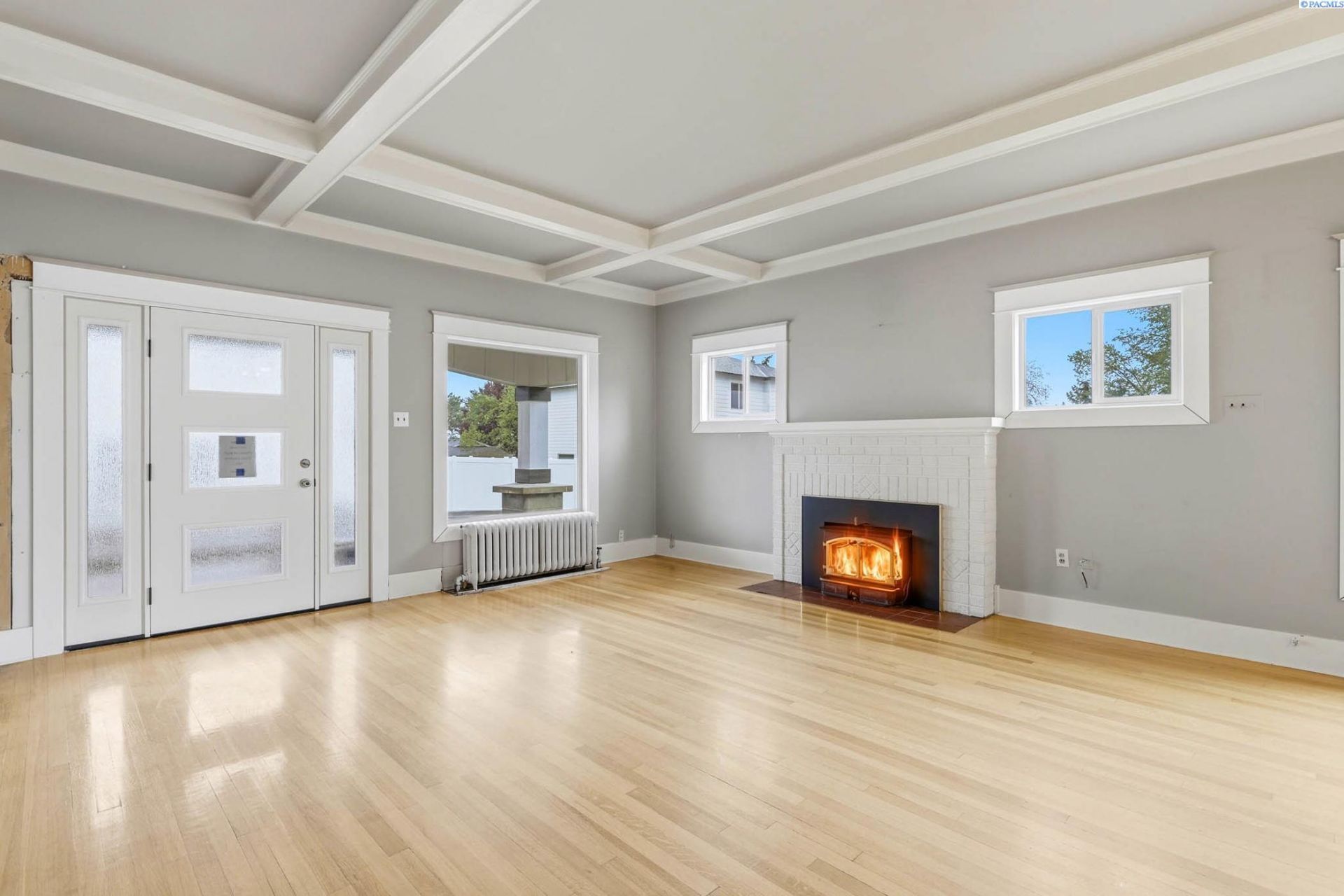 1053 S Underwood Pl, Kennewick, WA 99337 Main Photo