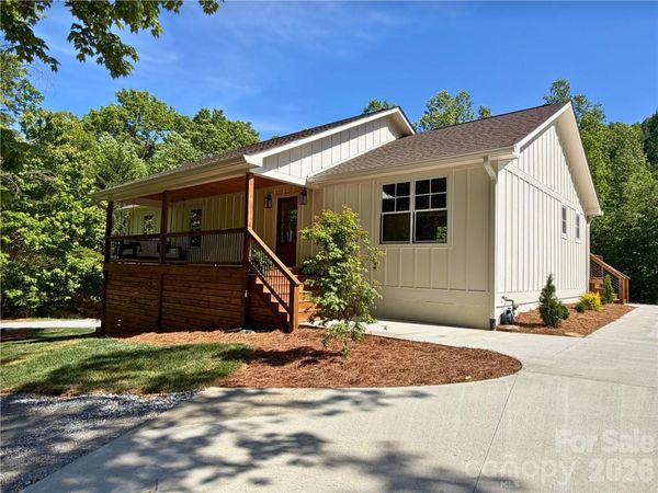 316 Big Raven Lane, Saluda, NC 28773