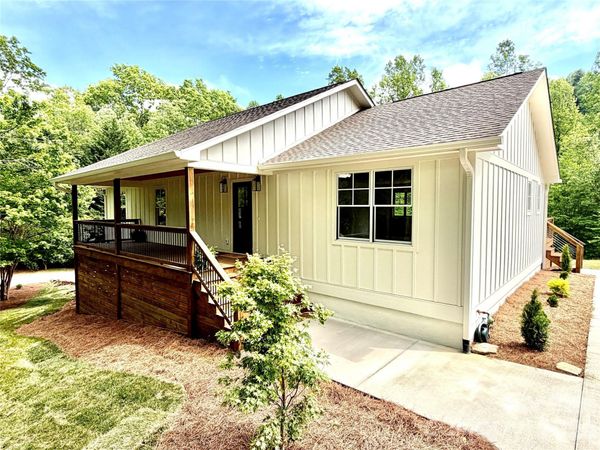 316 Big Raven Lane, Saluda, NC 28773