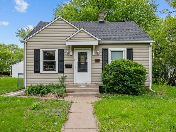 3433 FILLMORE Street , Davenport, IA 52806