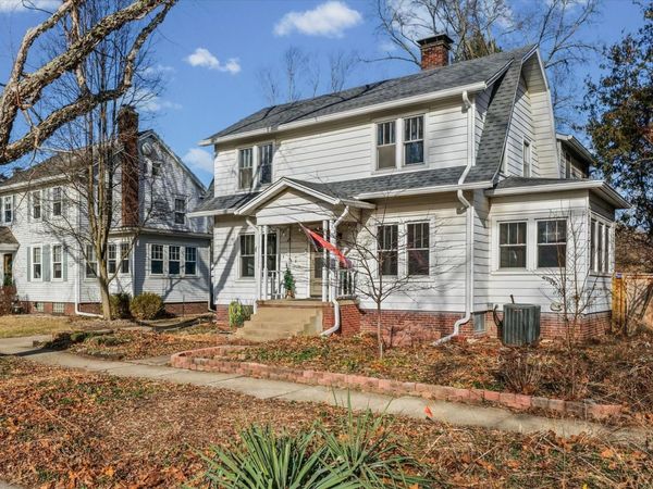 702 W Iowa Street , Urbana, IL 61801