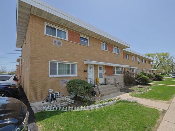 8668 Gregory Lane , Unit F, Des Plaines, IL 60016
