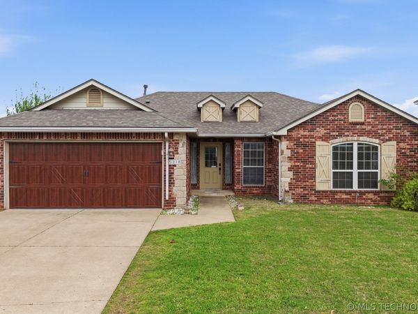 5318 Redbud Drive, Sand Springs, OK 74063