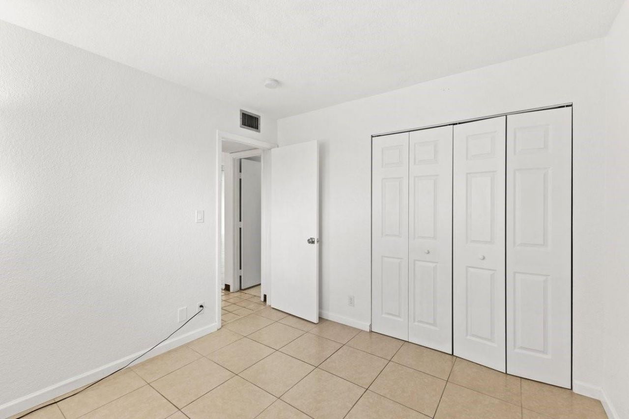 2106 S Cypress Bend Drive, Unit 506, Pompano Beach, FL 33069 Photo