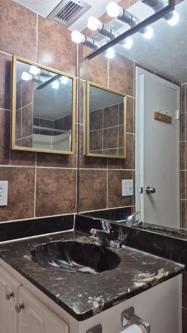 1402 NW 80th Ave , Unit 205, Margate, FL 33063 Photo