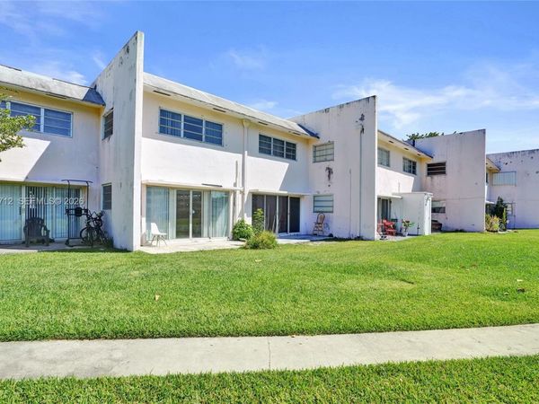 7344 SW 82nd St , Unit C114, Miami, FL 33143