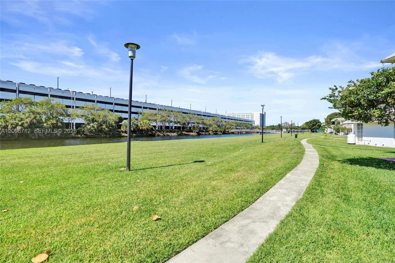 7344 SW 82nd St , Unit C114, Miami, FL 33143 Photo