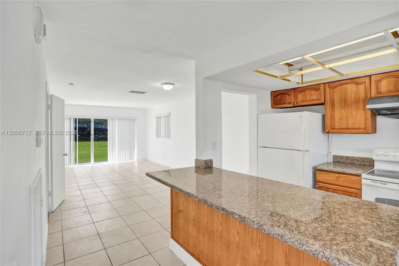 7344 SW 82nd St , Unit C114, Miami, FL 33143 Photo