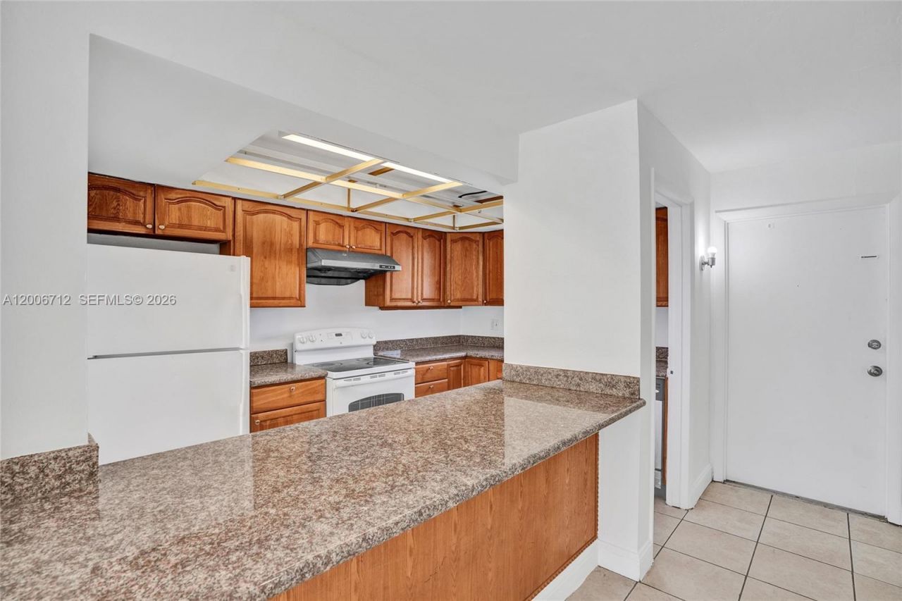 7344 SW 82nd St , Unit C114, Miami, FL 33143 Photo