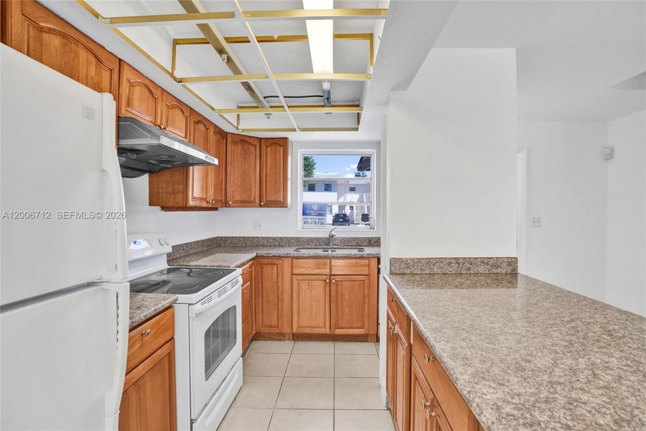 7344 SW 82nd St , Unit C114, Miami, FL 33143 Photo