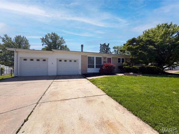 14 Olvera Circle , Florissant, MO 63031