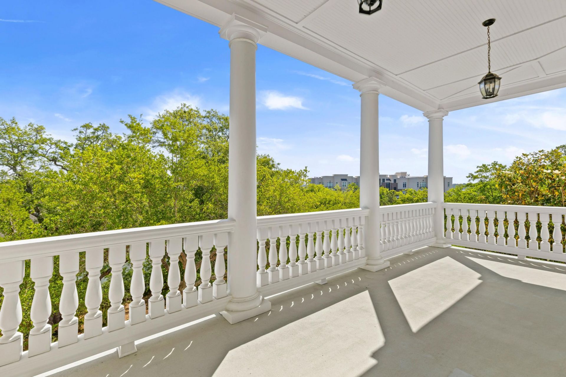 136 Fairbanks Oak Alley Photo 12