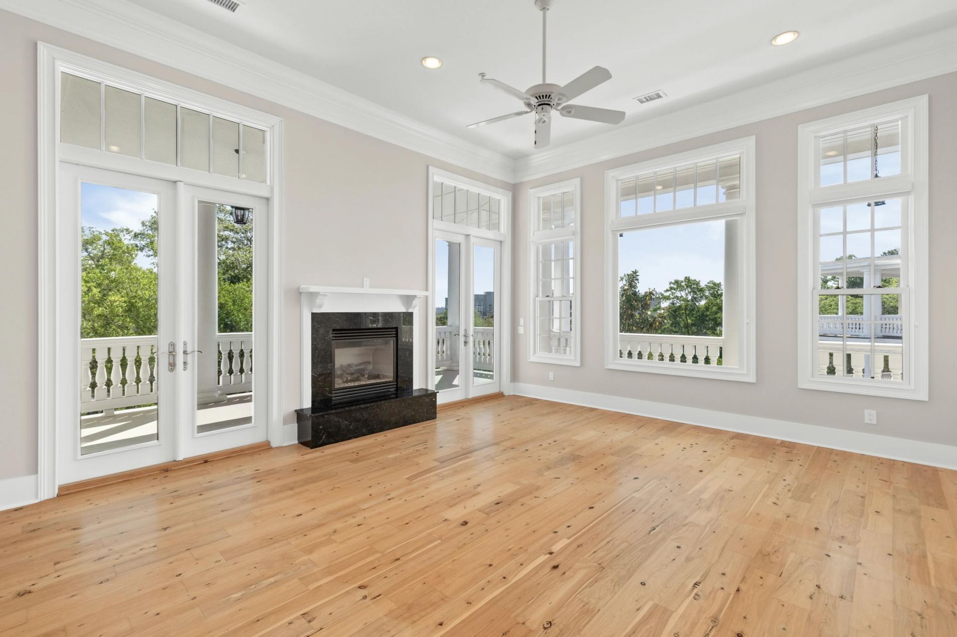 136 Fairbanks Oak Alley Photo 17