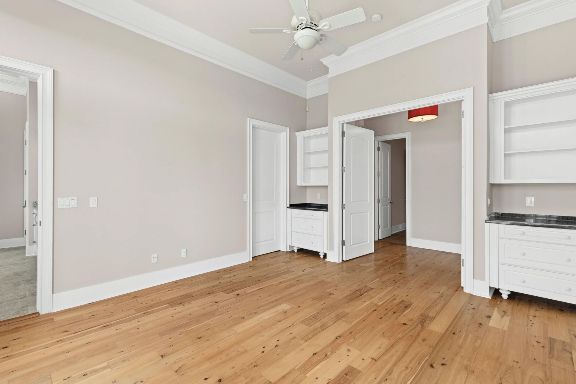 136 Fairbanks Oak Alley Photo 24