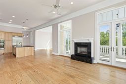 136 Fairbanks Oak Alley photo 4