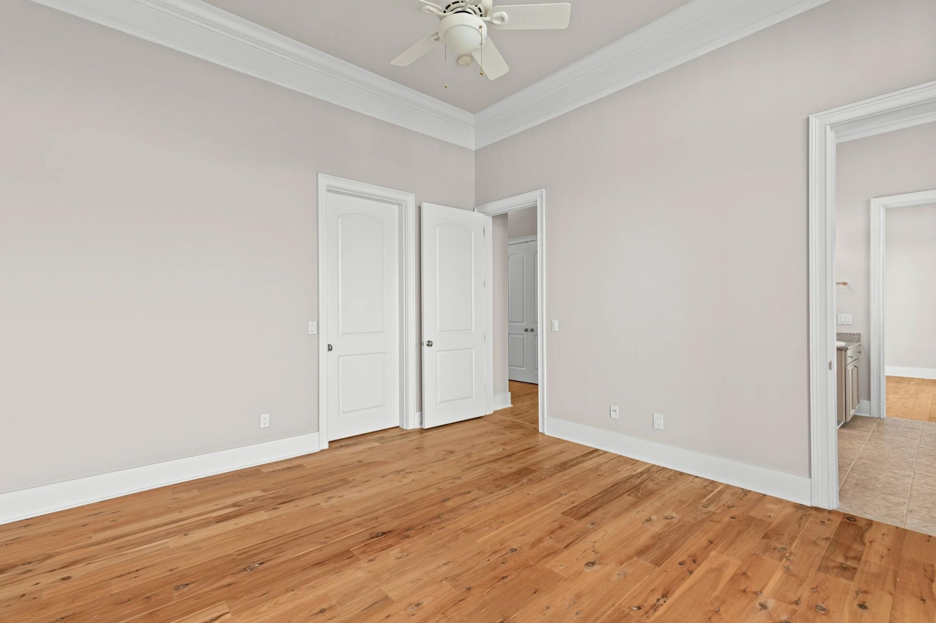 136 Fairbanks Oak Alley Photo 30