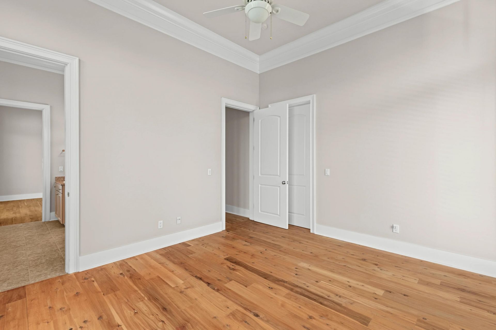 136 Fairbanks Oak Alley Photo 36