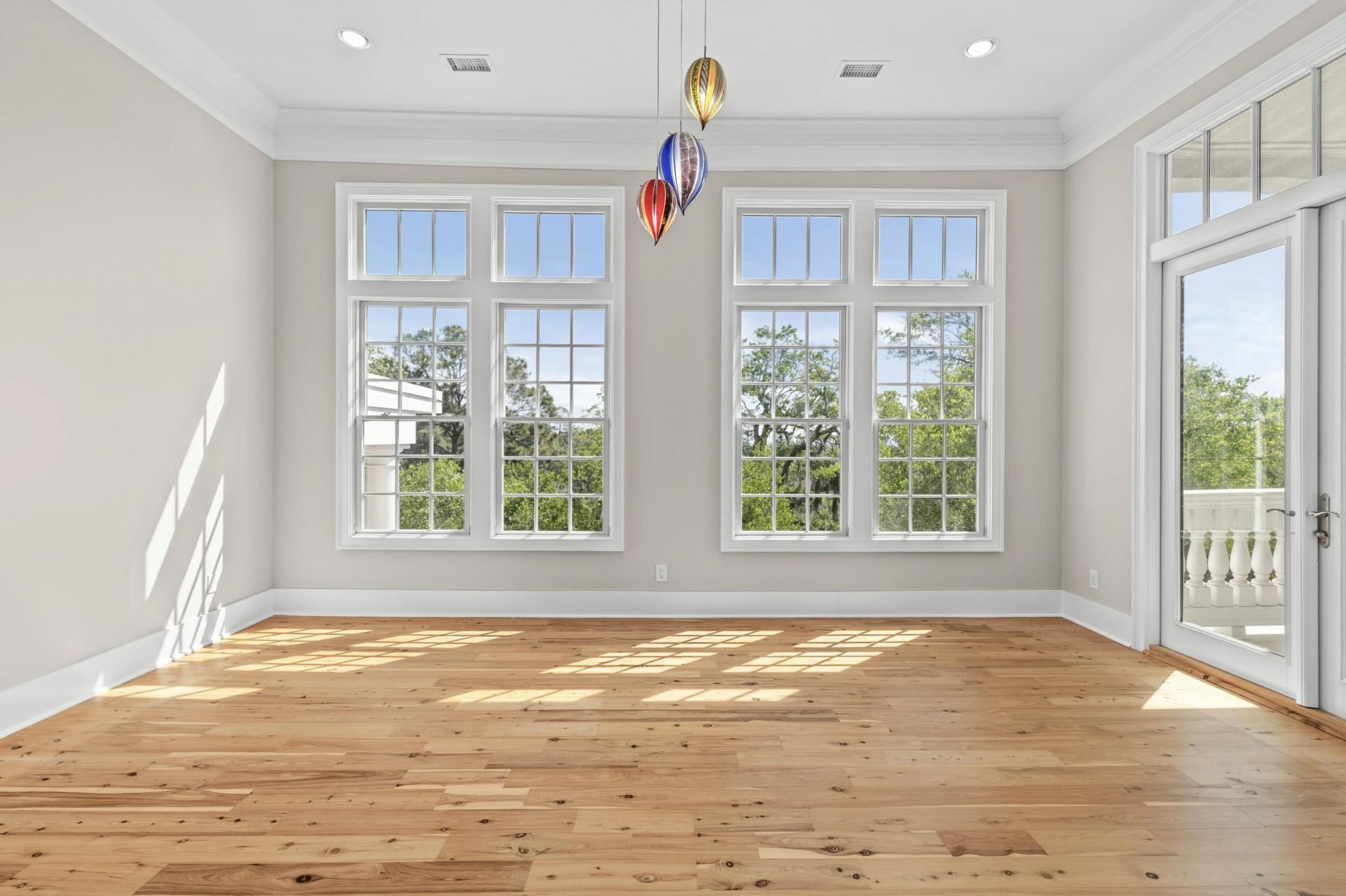 136 Fairbanks Oak Alley Photo 4