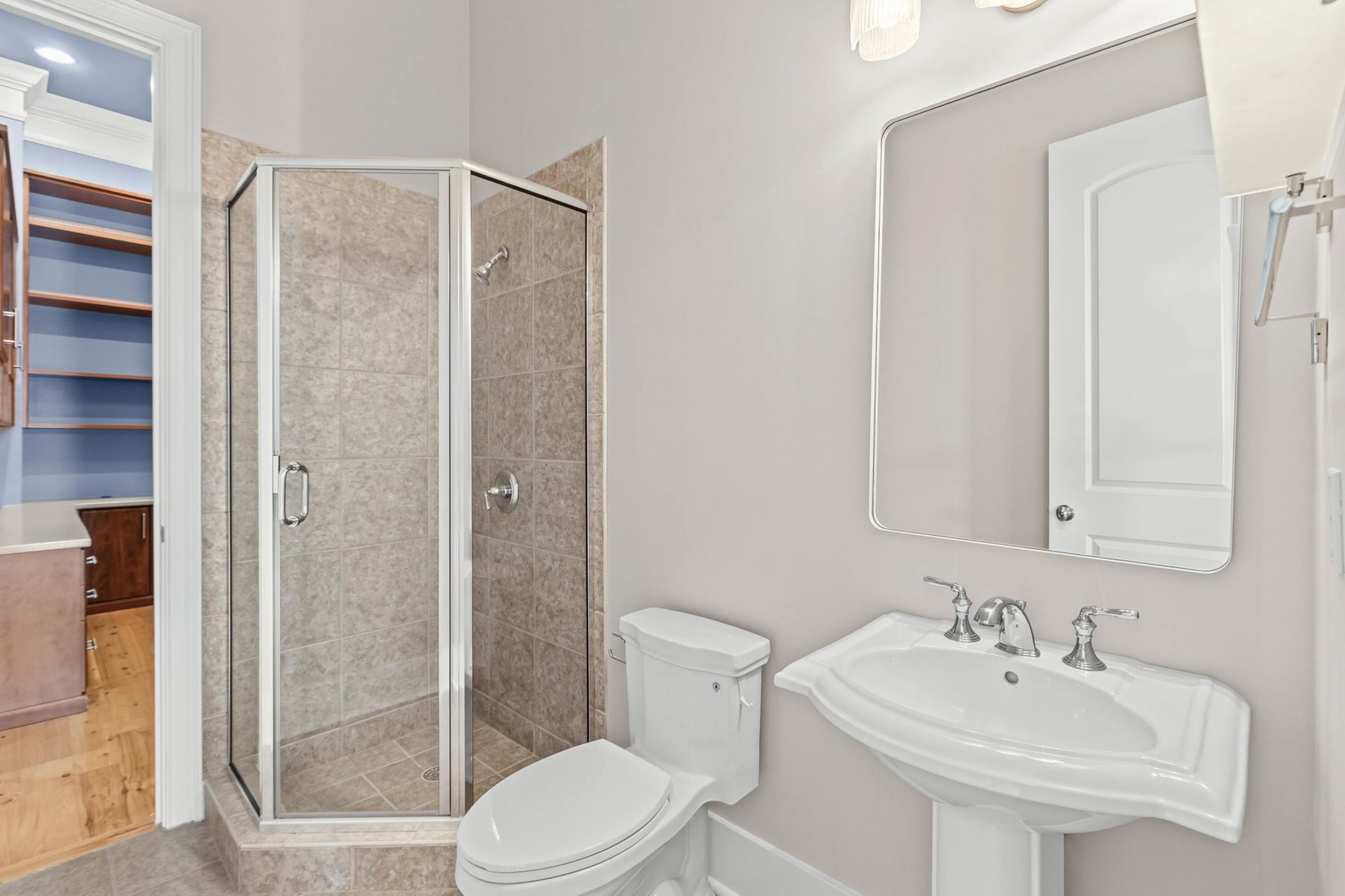 136 Fairbanks Oak Alley Photo 40