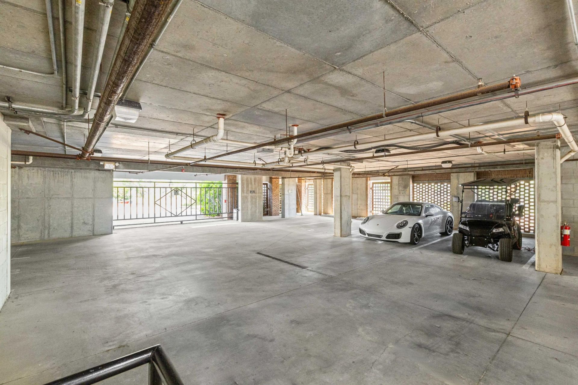 136 Fairbanks Oak Alley Photo 41