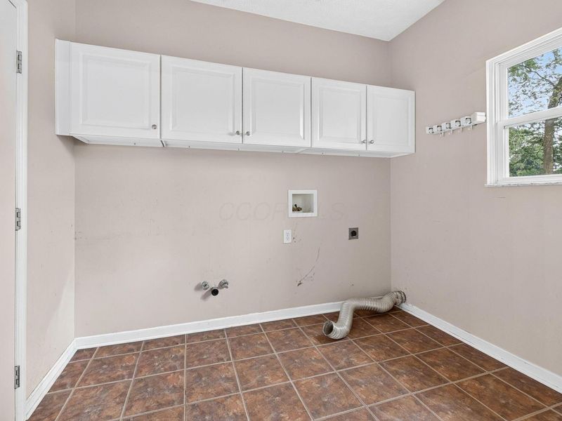 7742 Priestley Drive, Reynoldsburg, OH 43068 Photo 13