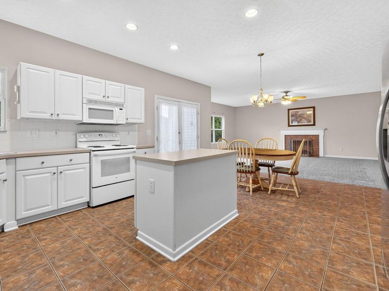 7742 Priestley Drive, Reynoldsburg, OH 43068 Photo 14