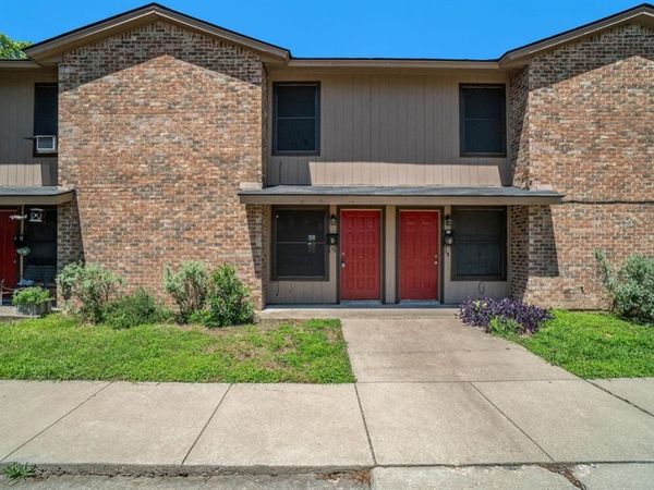 3301 Aurora Street, Unit B, Haltom City, TX 76117