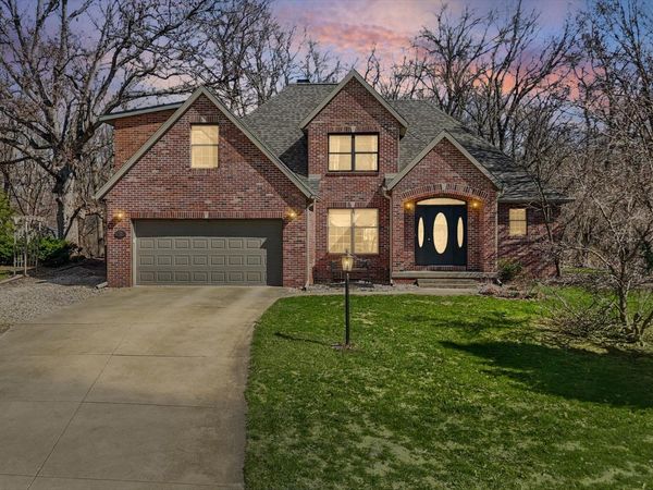 12 Turtle Creek , Monticello, IL 61856