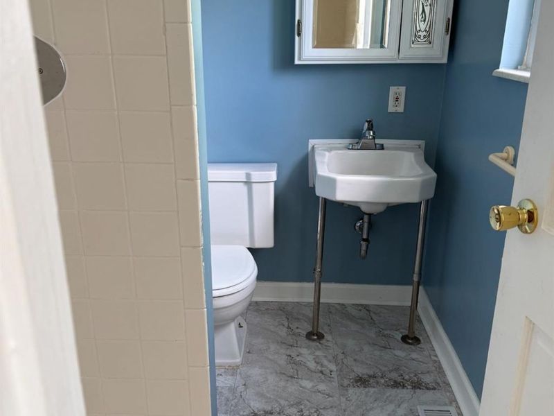 9358 Bluegate Drive, Cincinnati, OH 45231 Photo 10