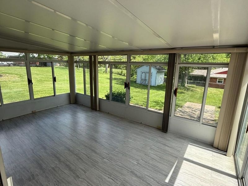 9358 Bluegate Drive, Cincinnati, OH 45231 Photo 2