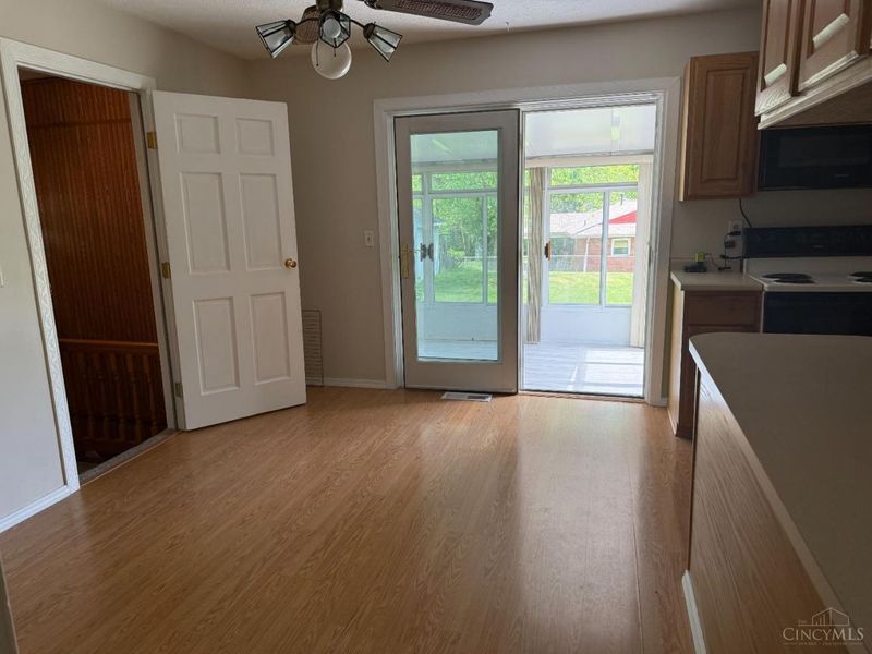 9358 Bluegate Drive, Cincinnati, OH 45231 Photo 3