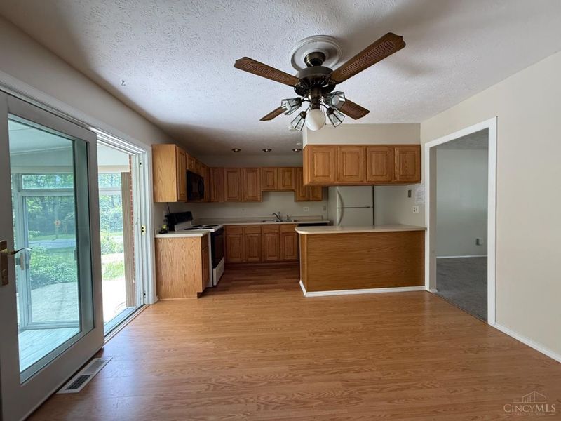 9358 Bluegate Drive, Cincinnati, OH 45231 Photo 5