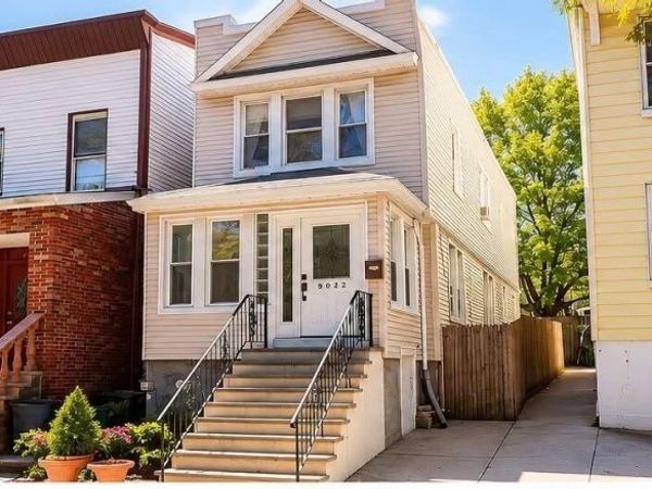 90-22 82nd Road, Glendale, NY 11385