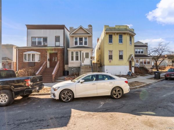 90-22 82nd Road, Glendale, NY 11385