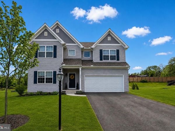 1083 SMYTH LANE, PENNSBURG, PA 18073