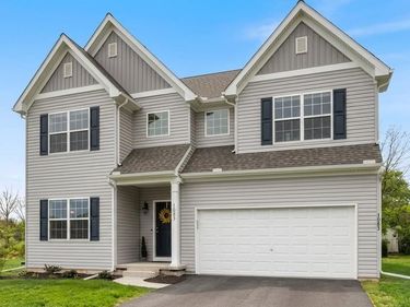 1083 SMYTH LANE, PENNSBURG, PA 18073