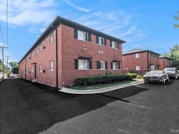 629 W Maple Rd , Clawson, MI 48017