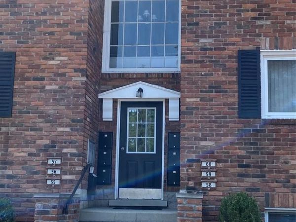 31831 Grand River Avenue, Farmington, MI 48336