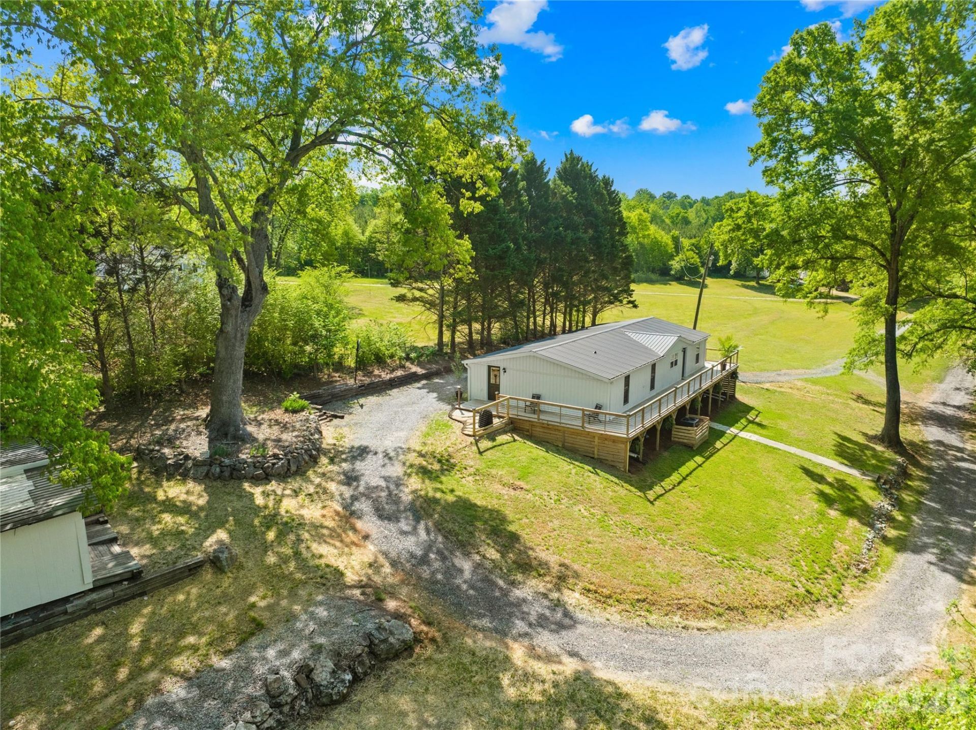 1285 Ring Tail Road, Claremont, NC 28610 Main Photo