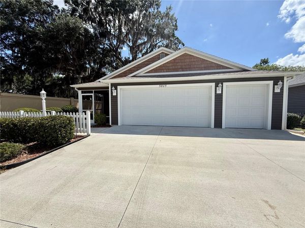 5805 VALENTE COURT , THE VILLAGES, FL 32163