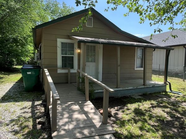 807 N Ridgeway Street , Sapulpa, OK 74066