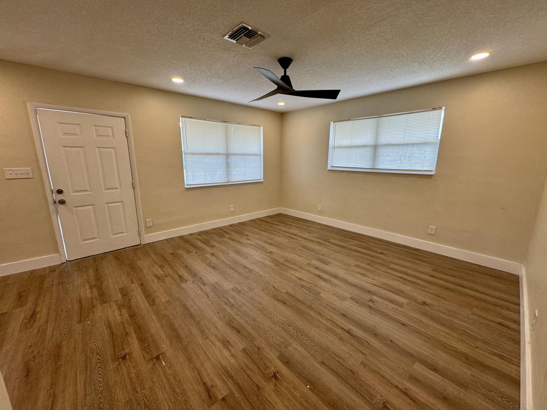 2131 NW 6th Street, Fort Lauderdale, FL 33311 Photo